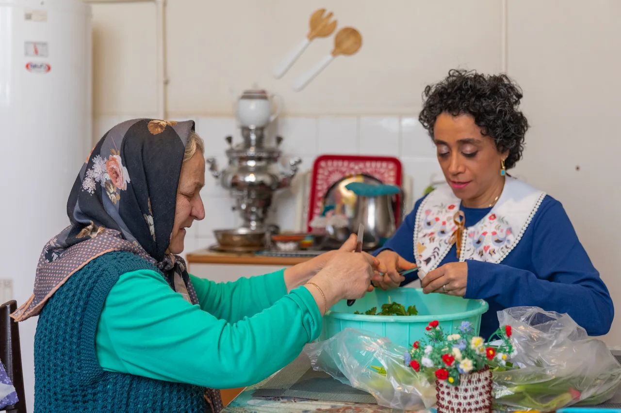 Taherian, family photography by Liko Studio, photo 2 of 13