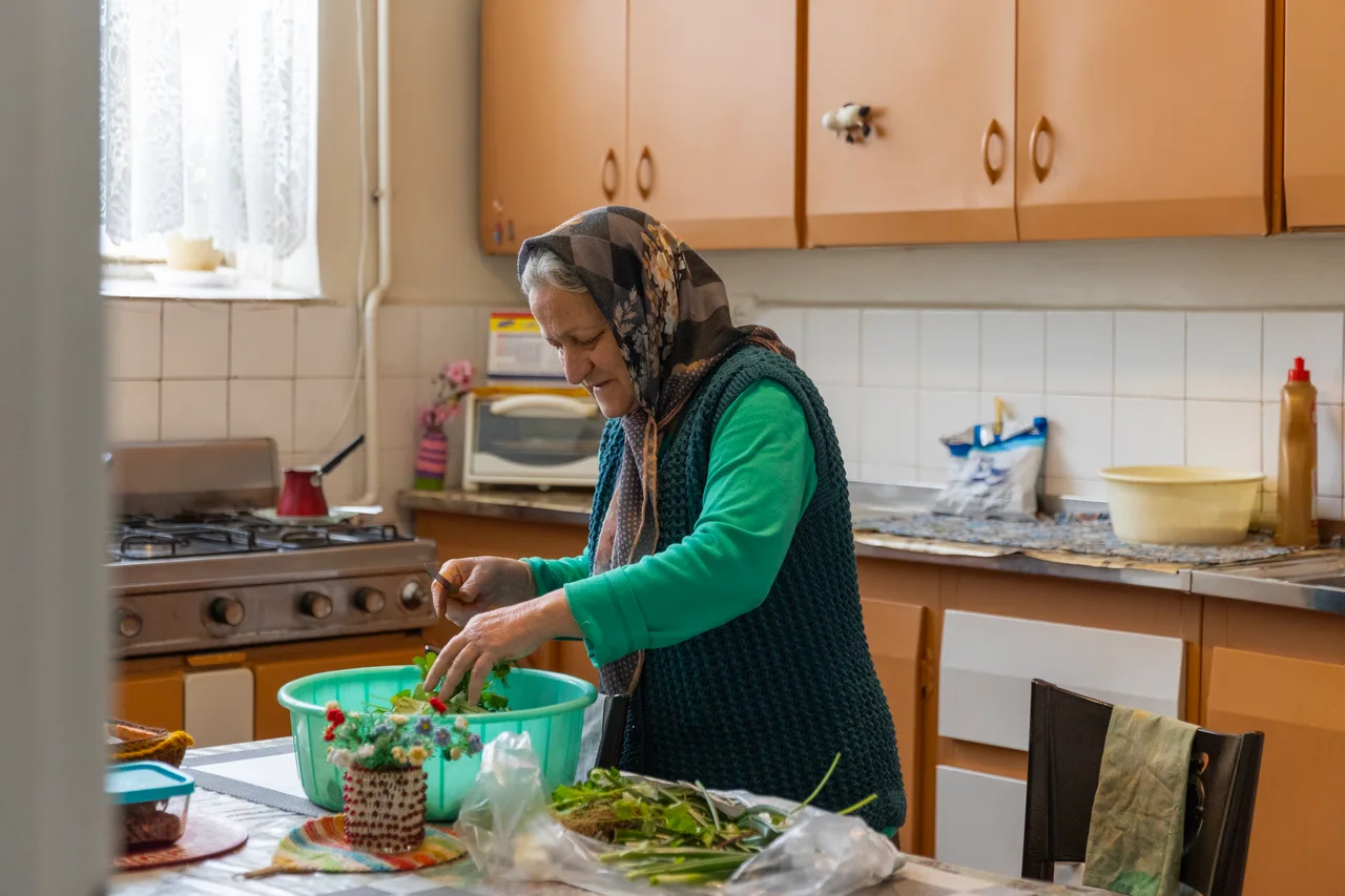Taherian, family photography by Liko Studio, photo 3 of 13