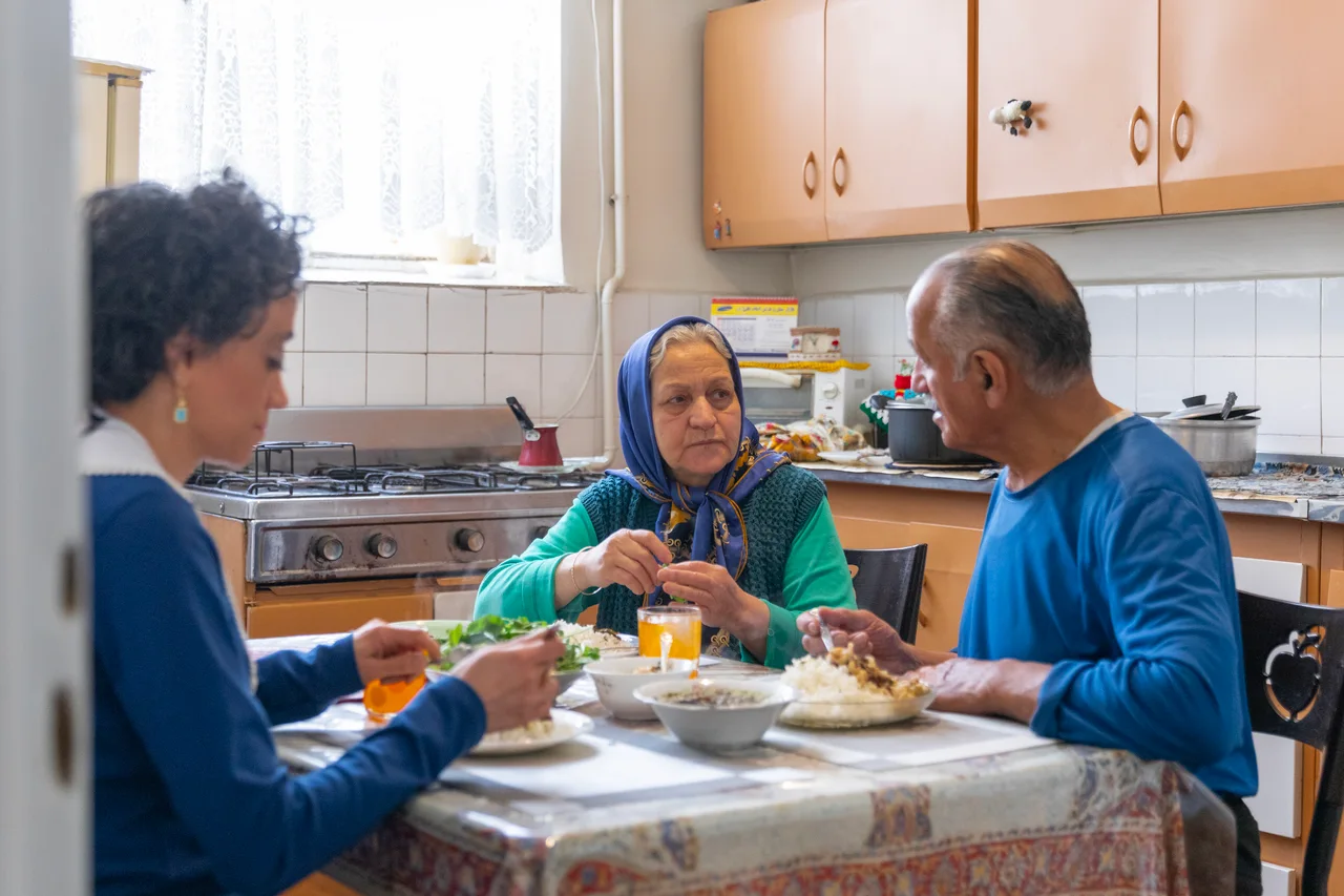 Taherian, family photography by Liko Studio, photo 7 of 13