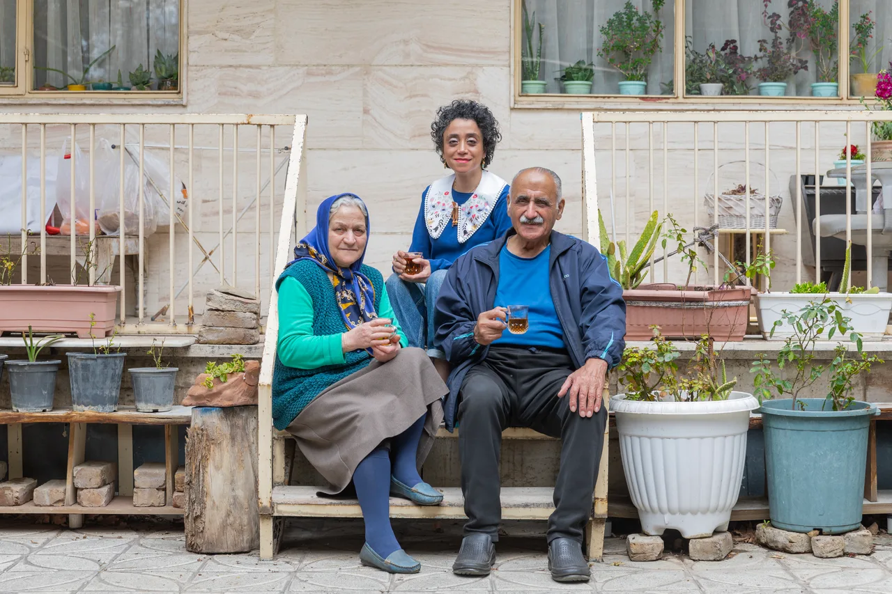 Taherian, family photography by Liko Studio, photo 10 of 13