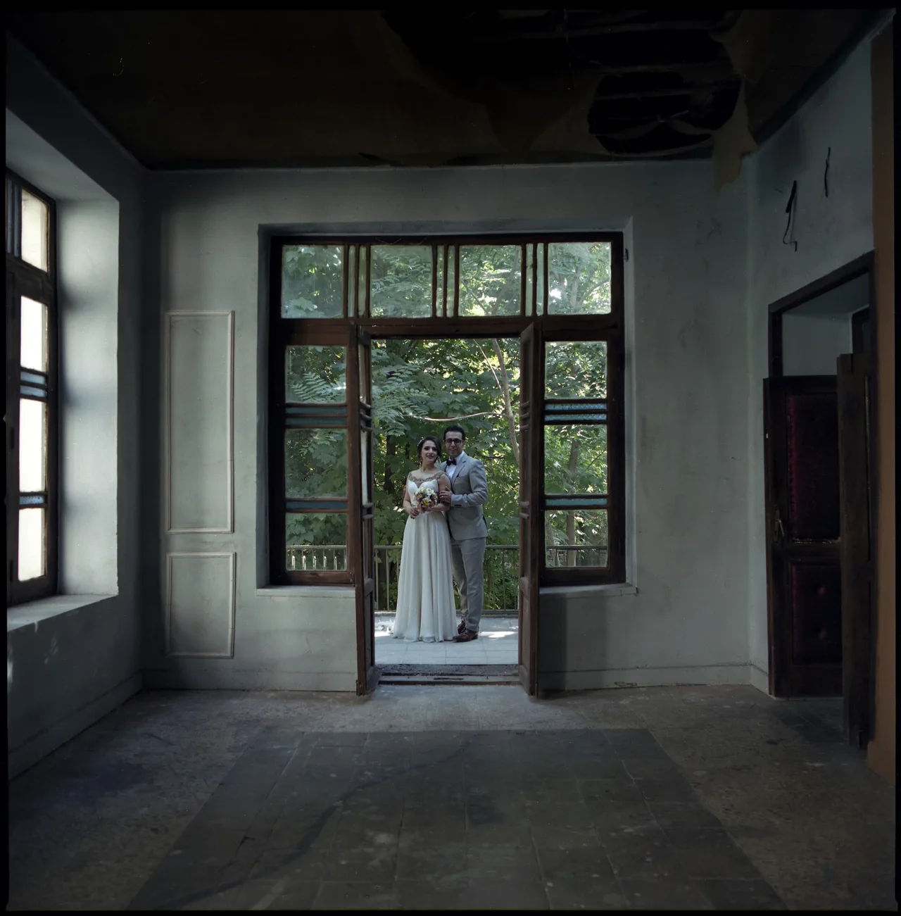 Analog Wedding Photography, wedding photography by Liko Studio, photo 19 of 20